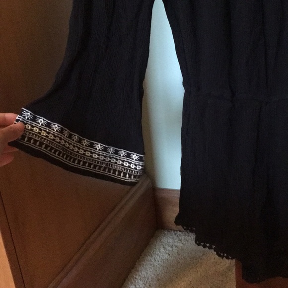 F21 Romper *Slightly Damaged* - Picture 5 of 6